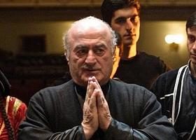 ჯემალ ჭკუასელი: "ჭოხონელიძის და გოგოლაურის გვარებს აფიშაზე არასდროს დავწერ" - რატომ ადანაშაულებენ "ერისიონს" სხვათა შემოქმედების მითვისებაში