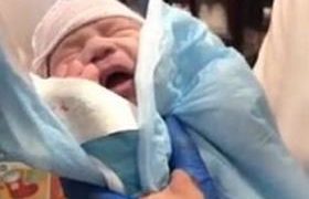 ყასაბმა და მაღაზიის მფლობელმა ქალს მარკეტში ბავშვი გააჩენინეს