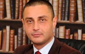 ლაშა ჩხარტიშვილი – “ქართული ოცნება” ტაქსისტების რევოლუციას მიიღებს. კალაძე და ივანიშვილი ათასობით ადამიანს შემოსავლის გარეშე ტოვებენ”