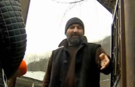 სვანეთში ამირან დევნოზაშვილს 8 შვილი სახლში ჰყავს გამოკეტილი – მათ სკოლაში არასდროს უვლიათ