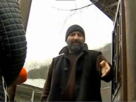 სვანეთში ამირან დევნოზაშვილს 8 შვილი სახლში ჰყავს გამოკეტილი – მათ სკოლაში არასდროს უვლიათ