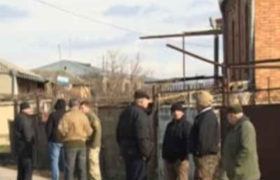 ჭამს ტკბილეულს და კარადიდან ტანსაცმელს ყრის, მხოლოდ სამხედრო ფორმა მიაქვს - უჩინარი ქურდი სოფელ ახალშენში ჭამს ტკბილეულს და კარადიდან ტანსაცმელს ყრის, მხოლოდ სამხედრო ფორმა მიაქვს - უჩინარი ქურდი სოფელ ახალშენში