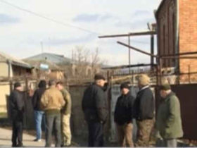 ჭამს ტკბილეულს და კარადიდან ტანსაცმელს ყრის, მხოლოდ სამხედრო ფორმა მიაქვს - უჩინარი ქურდი სოფელ ახალშენში