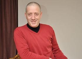 რატომ შეელია დათო დარჩია თმას და 7 კილოს - "ვცდილობ, ცოლისთვის მოსაბეზრებელი არ ვიყო"