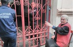 ”82 წლის ალექსანდრა ტერუნი სოფიო გეგუჩაძემ სცემა” - პოლიციამ გამოძიება დაიწყო ”82 წლის ალექსანდრა ტერუნი სოფიო გეგუჩაძემ სცემა” - პოლიციამ გამოძიება დაიწყო