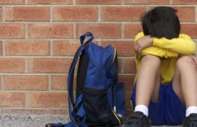 „მასწავლებელმა მოსწავლეს ყური ისე აუწია, რომ სისხლი წამოუვიდა" _ სახალხო დამცველის აპარატმა სკოლებში არსებული მდგომარეობა შეისწავლა