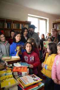 ,,ანანო ატირეს მასწავლებლებმა, როგორ მისწერე გიორგი კეკელიძეს, რომ წიგნები არ გვქონდაო" - რას წერს ქეთი მოლაშვილი