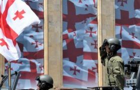 დამოუკიდებლობის დღე სამხედრო აღლუმის გარეშე - "ღრმა კომპლექსები და კატა-თაგვობანას თამაში"