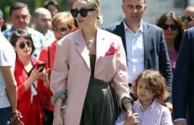 ორსული ანუკი არეშიძე 26 მაისის ღონისძიებაზე