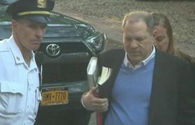 ჰარვი ვაინშტეინი ნიუ-იორკის პოლიციას ჩაბარდა - ვიდეო