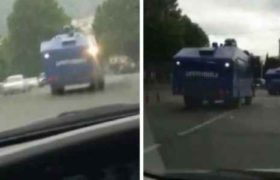 პარლამენტის შენობასთან წყლის ჭავლის ორი მანქანა მიიყვანეს