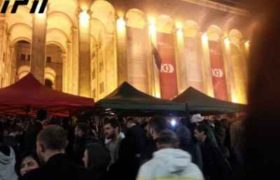 აქციის მონაწილეებმა 5 კარავი გაშალეს