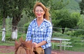 ია თინიკაშვილი: "ქმრისგან ღალატს არ ვიმსახურებდი"