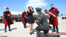 ქართველმა ოფიცერმა შეყვარებულს ხელი სთხოვა