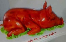 შემწვარი გოჭის ტორტი - ხაშურელმა კონდიტერმა უცნაური შეკვეთა მიიღო შემწვარი გოჭის ტორტი - ხაშურელმა კონდიტერმა უცნაური შეკვეთა მიიღო