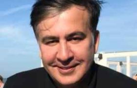 მიხეილ სააკაშვილი ბერას: ,,შენი ოჯახისთვის ტიბეტიდან ჩამოაქვთ საჭმელი, 150 ათასი ბავშვი კი შიმშილობს" მიხეილ სააკაშვილი ბერას: ,,შენი ოჯახისთვის ტიბეტიდან ჩამოაქვთ საჭმელი, 150 ათასი ბავშვი კი შიმშილობს"
