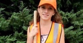 19 წლის მეეზოვე: ,,ზოგი ცუდად მექცევა, რაღაცებს მომაძახებენ ხოლმე”