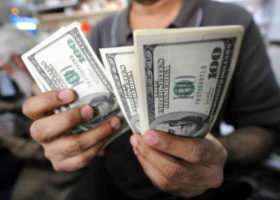 ათიათასობით დოლარი, ბინები, მანქანები – რას ჩუქნიან დეპუტატების ცოლებს და მათ ოჯახებს