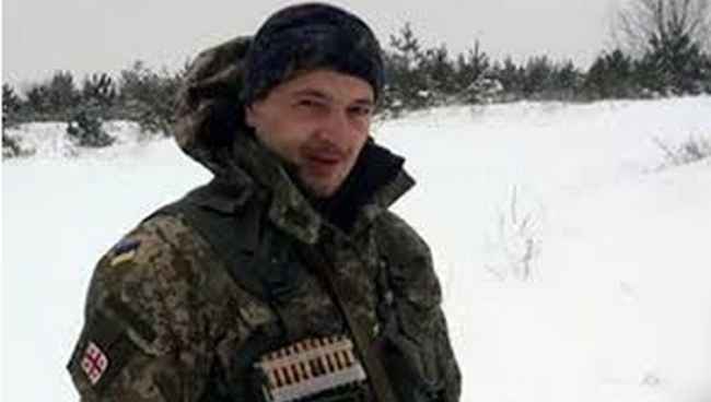 ,,ისე გამოგვყარეს სახლიდან, ტანსაცმელიც კი არ მოგვცეს" - უკრაინაში დაღუპული მეომრის ოჯახი ღია ცის ქვეშ დარჩა