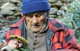 ფილტვის კიბოს დიაგნოზით 9 თვის ნაცვლად 37 წელი იცოცხლა – ასწლოვანი ბერძენის საოცარი ისტორია