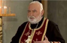 ,,ვინც გაბედავს და მიშას დაპატიმრებას შეეცდება, უბეში გავარვარებულ ნაღვერდლებს ჩაიყრის" - დეკანოზი მიქაელ ასათიანი ,,ვინც გაბედავს და მიშას დაპატიმრებას შეეცდება, უბეში გავარვარებულ ნაღვერდლებს ჩაიყრის" - დეკანოზი მიქაელ ასათიანი