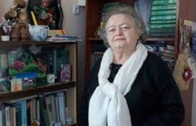 ლიანა ჩოფლიანი: ,,შემოგრიალდა ეზოში ჯიპი, გადმოვიდა ბრილიანტებში ჩამჯდარი ორი ქალი..." ლიანა ჩოფლიანი: ,,შემოგრიალდა ეზოში ჯიპი, გადმოვიდა ბრილიანტებში ჩამჯდარი ორი ქალი..."