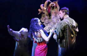 რობერტ სტურუას სპექტაკლს სამარცხვინო, უგემოვნო და შეურაცხმყოფელი უწოდეს