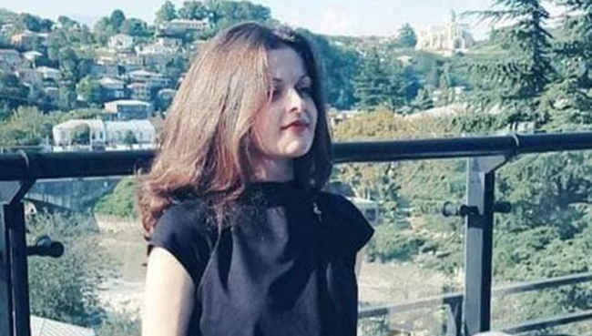 ,,ლიკუუ, კიდევ არ მჯერა!" - ვინ იყო გოგო, რომელიც სასტუმროს მეოთხე სართულიდან გადავარდა