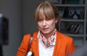 სანდრა რულოვსი: ,,მე ზუგდიდში გადავალ საცხოვრებლად, ჯერ სახლს ვერ ვიყიდი, იმიტომ, რომ ივანიშვილი წაგვართმევს'' სანდრა რულოვსი: ,,მე ზუგდიდში გადავალ საცხოვრებლად, ჯერ სახლს ვერ ვიყიდი, იმიტომ, რომ ივანიშვილი წაგვართმევს''