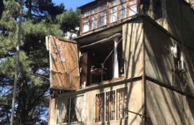 ,,მამაკაცმა სიგარეტს მოუკიდა და აფეთქდა, აივნიდან გადავარდა და მანქანას დაეცა” - რას ყვებიან დიღმის მცხოვრებნი