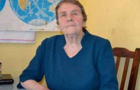 ვენერა კიკნაძე: "ვატყობ, რომ სახლში წასვლის დროა" - ხარაგაულის 80 წლის მასწავლებელს ყოფილმა მოსწავლემ სტიპენდია დაუნიშნა