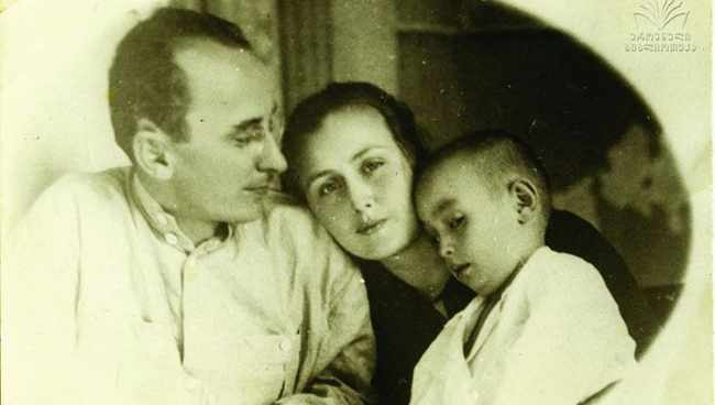 ბერია და ქალები - ,,ძალას არავის ატანდა, გავლენიანი მამაკაცის საყვარლობა ბევრს უნდოდა"