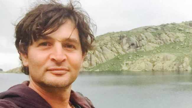 ,,ყურადღება! თქვენი შვილები ინტერნეტსამორინეებში თამაშობენ" - გოგა ჩანადირი