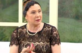 ნინელი ჭანკვეტაძე: "ასაკში ვარ და ძალიან მიჭირს თამაში" ნინელი ჭანკვეტაძე: "ასაკში ვარ და ძალიან მიჭირს თამაში"