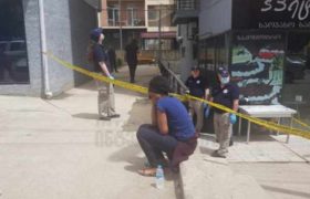 ”3 წლის ბავშვი ეგდო და დედა დასტიროდა ზედ” - დიდ დიღომში ბავშვი მე-8 სართულიდან გადავარდა, როცა დედა მაღაზიაში იყო