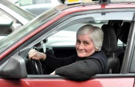 65 წლის ტაქსისტი ელიკო მენთეშაშვილი: "ჩემი ერთადერთი საფიქრალია, რომ დაგირავებული ბინა გამოვისყიდო"