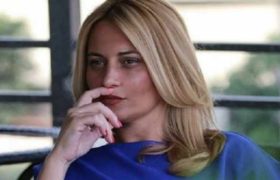 ნინო მჭედლიშვილი: ,,საქართველოში ტყუილად გამიკეთეს ოპერაცია, ფულის გამო კიდევ ვის რას ამოაჭრის, ვინ იცის" ნინო მჭედლიშვილი: ,,საქართველოში ტყუილად გამიკეთეს ოპერაცია, ფულის გამო კიდევ ვის რას ამოაჭრის, ვინ იცის"