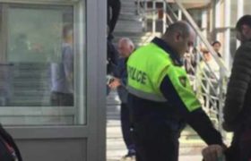 ახალგაზრდებს ჩხრეკენ  მეტროსადგურებთან, გზებზე, მანქანებში - ,,არაფერი აუხსნიათ, მაშინვე გადავიდნენ საქმეზე"