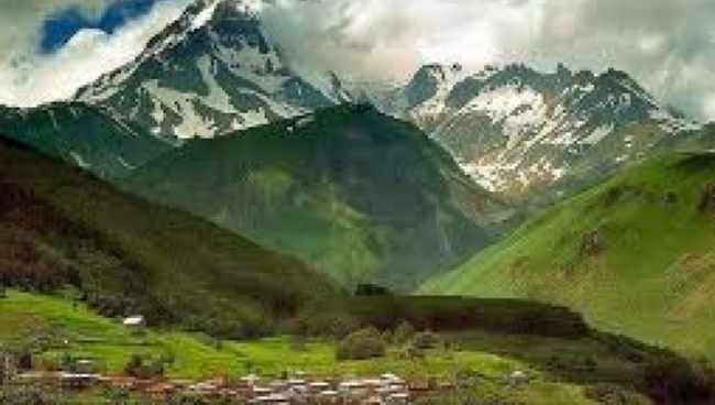 ყაზბეგში ვერტმფრენი ჩამოვარდა, დაღუპულია 3 ადამიანი