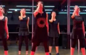 თეა დარჩიას პროტესტი ცეკვით - ვიდეო თეა დარჩიას პროტესტი ცეკვით - ვიდეო