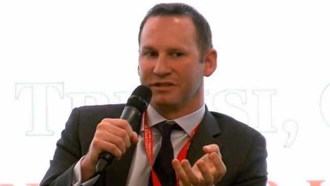 ,,რუსეთი ლგბტ თემას იყენებს ქართველების დასაყოფად" - ლუკ კოფი