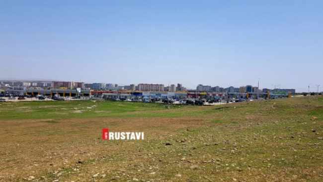 ,,ვიგუდებით, ავყროლდით, აღარ შეგვიძლია" - რუსთავში ლეშის სუნი დგას