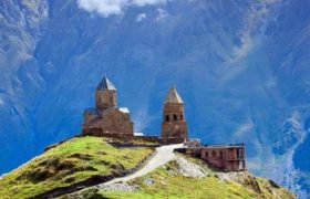 დღეს გერგეტის სამების დღესასწაულია - ღვთაებრივი სიყვარულის დღე დღეს გერგეტის სამების დღესასწაულია - ღვთაებრივი სიყვარულის დღე