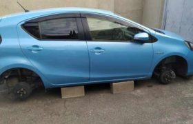 ,,ოთხივე საბურავი მოიპარეს" - თინათინ ჯოჯიშვილს დილით ავტომობილი გაძარცვული დახვდა