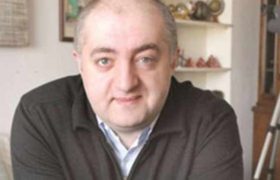 კოკა ყანდიაშვილს ,,რ2"-ის საინფორმაციოს უფროსად ნიშნავენ? - ,,სამჯერ თუ აკურთხებენ, შეიძლება მოვიფიქრო" კოკა ყანდიაშვილს ,,რ2"-ის საინფორმაციოს უფროსად ნიშნავენ? - ,,სამჯერ თუ აკურთხებენ, შეიძლება მოვიფიქრო"