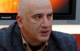 მამუკა ღლონტი: ,,რ2-ის ჟურნალისტებმა არხი უნდა დატოვონ და ერთბაშად წავიდნენ" მამუკა ღლონტი: ,,რ2-ის ჟურნალისტებმა არხი უნდა დატოვონ და ერთბაშად წავიდნენ"