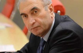 ,,უნდა ვიცოდე, ვინ არის ჩვენი დეპუტატი, მაგრამ არ ვიცი" - სიუჟეტი ხაშურიდან - ვიდეო ,,უნდა ვიცოდე, ვინ არის ჩვენი დეპუტატი, მაგრამ არ ვიცი" - სიუჟეტი ხაშურიდან - ვიდეო