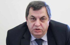 დავით ბერძენიშვილი: ,,ემზარ, როგორ დაგერხევა, რომ იცოდე! ოკუპანტების შნირო” დავით ბერძენიშვილი: ,,ემზარ, როგორ დაგერხევა, რომ იცოდე! ოკუპანტების შნირო”