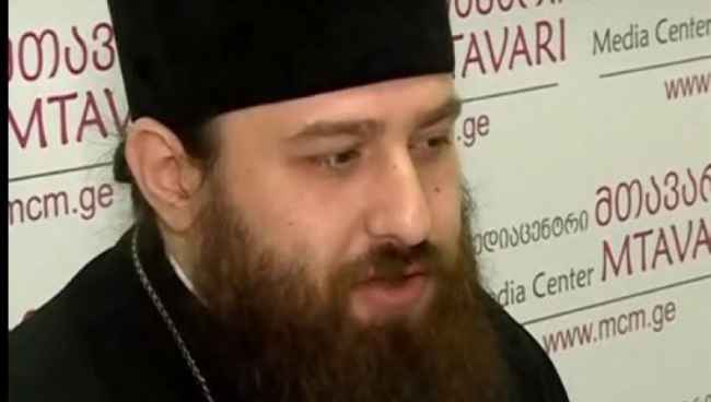 ,,ქალზე, რომელმაც ეკლესიაში დაჭრა ადამიანი, ზვიად გამსახურდია წერილში წერს" - მამა ანდრია