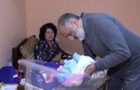 51 წლის ზესტაფონელ ქალს ტყუპები ეყოლა - ,,იმედი არასოდეს დამიკარგავს, რომ დედა გავხდებოდი" 51 წლის ზესტაფონელ ქალს ტყუპები ეყოლა - ,,იმედი არასოდეს დამიკარგავს, რომ დედა გავხდებოდი"